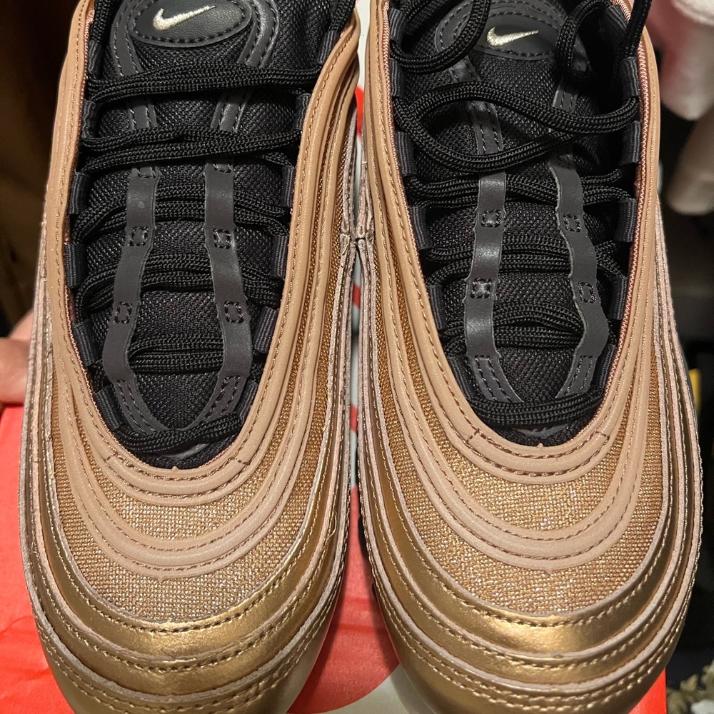 NEW Nike Womens Air Max 97 Size 6.5 women’s Metallic Red Bronze (rose gold)